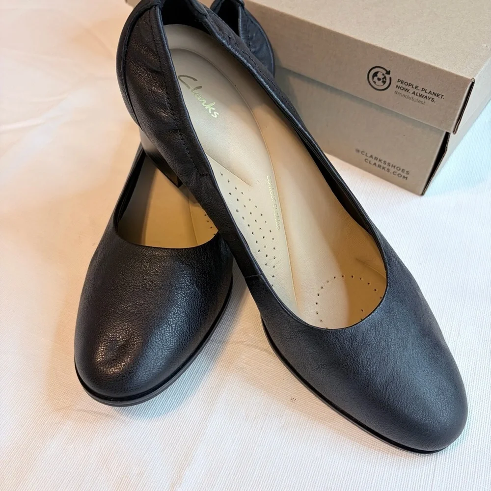 Clarks Women's Classic Black Heels - Picture 2 of 9